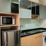 Comfy Studio Apartment At Menteng Park By Travelio
